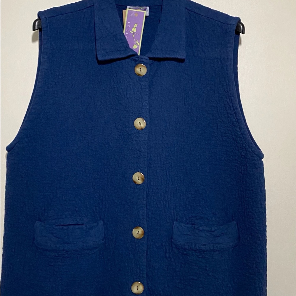 Women’s sleeveless vest